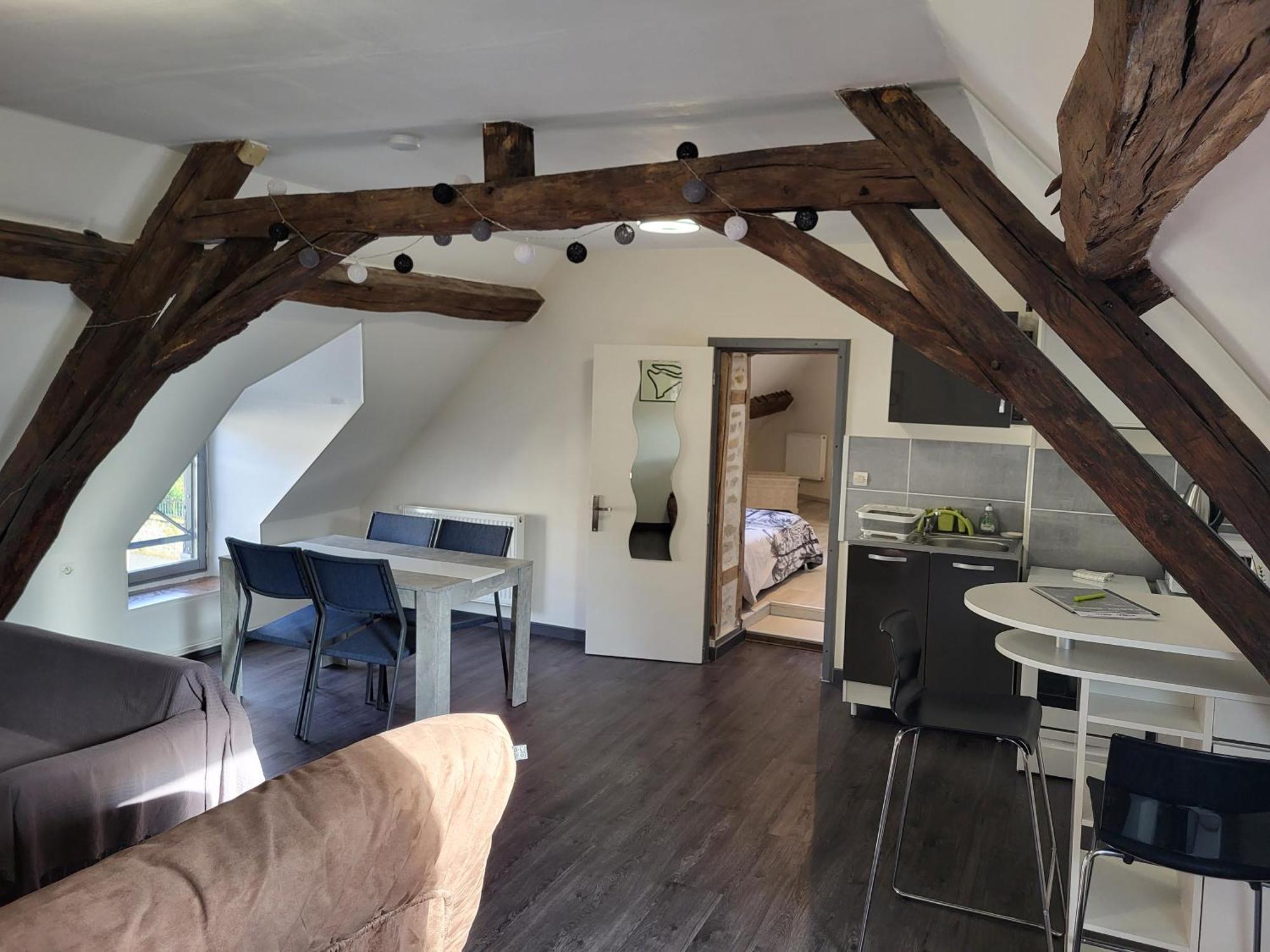 Appartement Au Pied Du Circuit De Magny-Cours Buitenkant foto